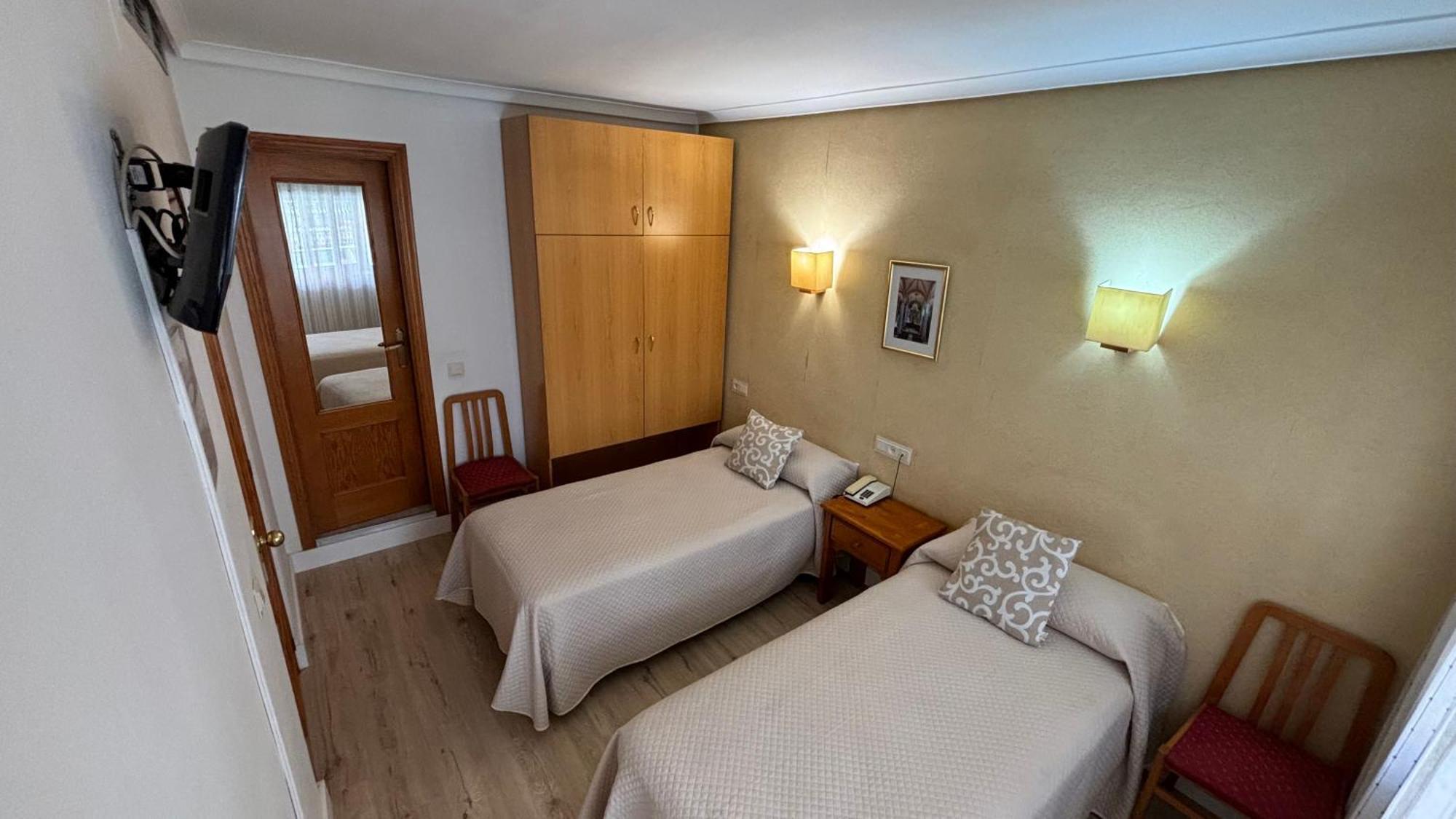 Hostal Atienzar Альбасете Екстер'єр фото